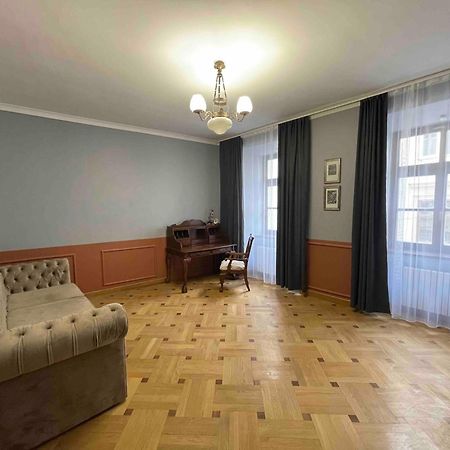 Apartamento Tut Staroevreyska With Terrace Leópolis Exterior foto